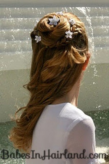 Accessorizing with Hair Pins (3)