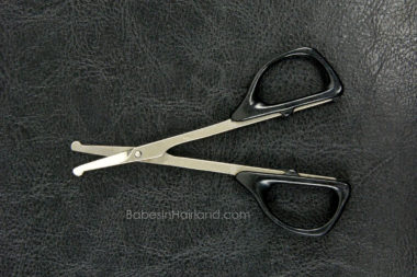 5 Tools to Easily Remove Hair Elastics from BabesInHairland.com #hairhack #hair #elastics