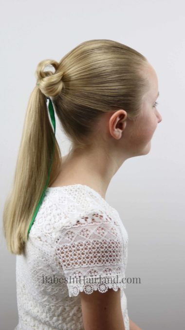 This is the cutest St. Patrick's Day hairstyle I've seen! Try a Shamrock Ponytail for luck from BabesInHairland.com has a fast and easy tutorial for this lucky hairstyle! #hair #hairstyle #shamrock #stpatricksday #lucky #3leafclover #3leafcloverhairstyle