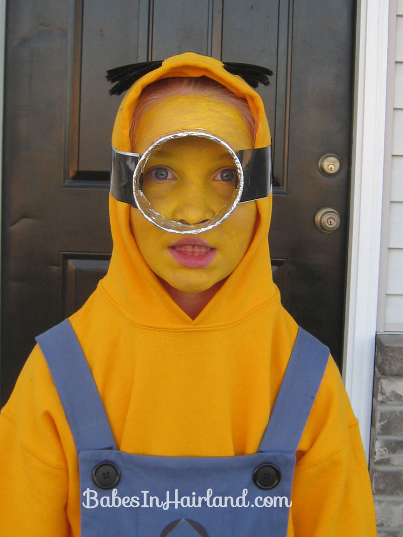 We're more than a little obsessed with thes DIY minion costumes