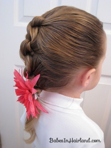 Row of Knots Hairstyle (9)
