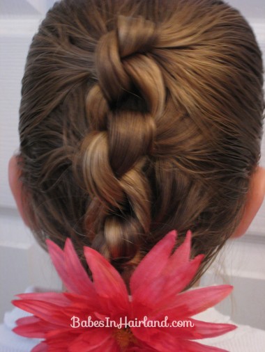 Row of Knots Hairstyle (1)