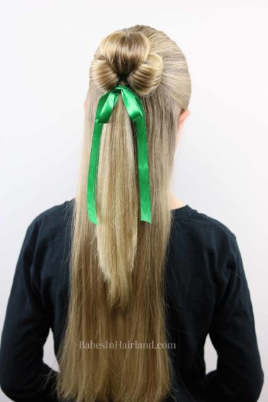 Need a cute St. Patrick's Day hairstyle, but don't have much time? This cute St. Patrick's Day Clover style takes just minutes and is pinch proof! BabesInHairland.com 