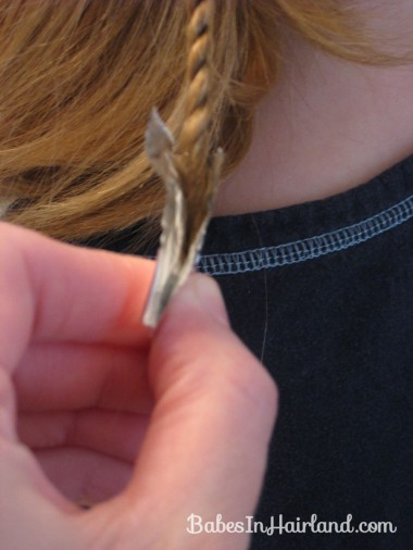 How to add beads to the ends of braids (6)