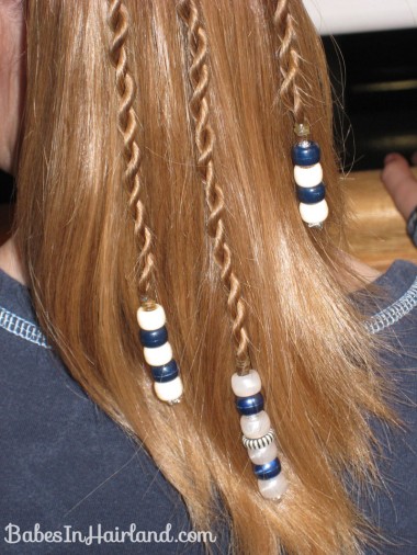 How to add beads to the ends of braids (17)