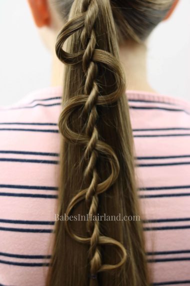 Dress up your ponytail with this cool weaving twist from BabesInHairland.com | hair | hairstyle | rope twist | summer hairstyle