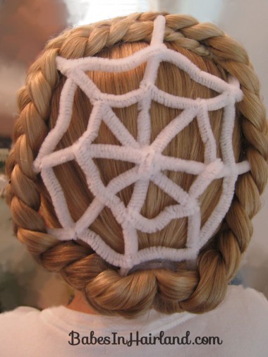 Spiderweb Hairstyle | Halloween Hairstyles (4)