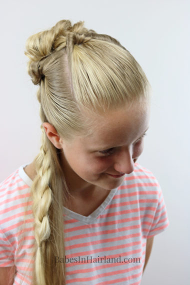 Just in time for back-to-school, try this easy braid & knot half-up combo hairstyle from BabesInHairland.com