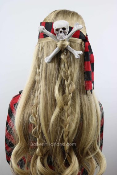 Skull & Crossbones Pirate Hairstyle from BabesInHairland.com #halloween #pirate #hair #skullandcrossbones