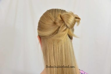 Easy 1 Minute Hairstyle | BabesInHairland.com